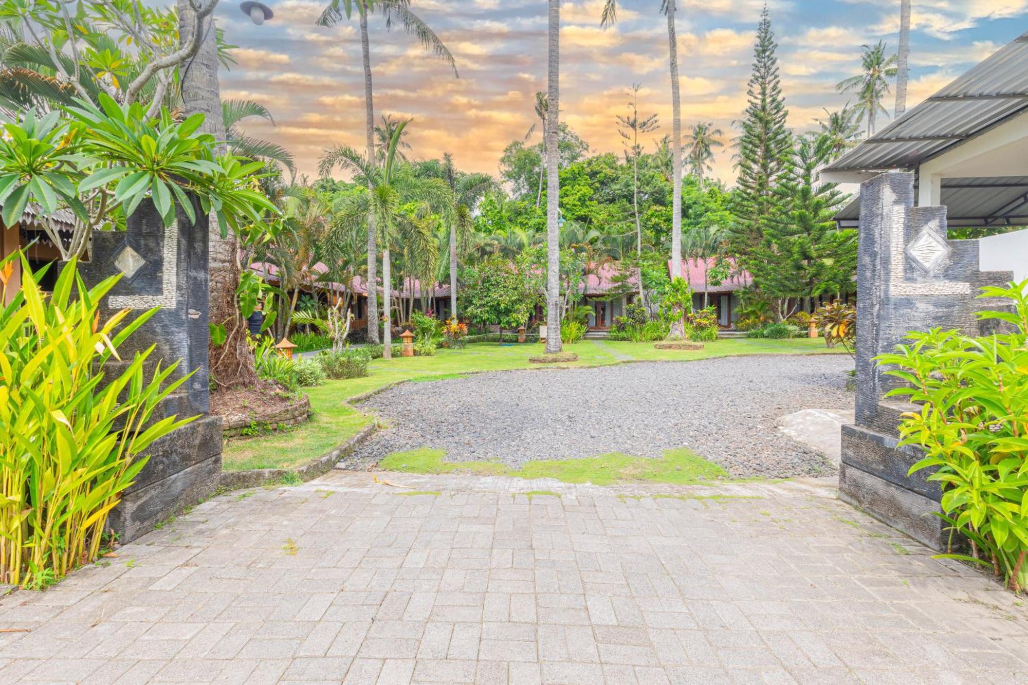 Green Asri Hotel Senggigi Εξωτερικό φωτογραφία